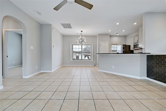 2909 Saville LOOP 10c, Austin, TX 78741