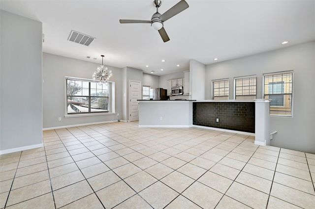 2909 Saville LOOP 10c, Austin, TX 78741
