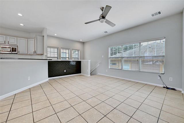 2909 Saville LOOP 10c, Austin, TX 78741