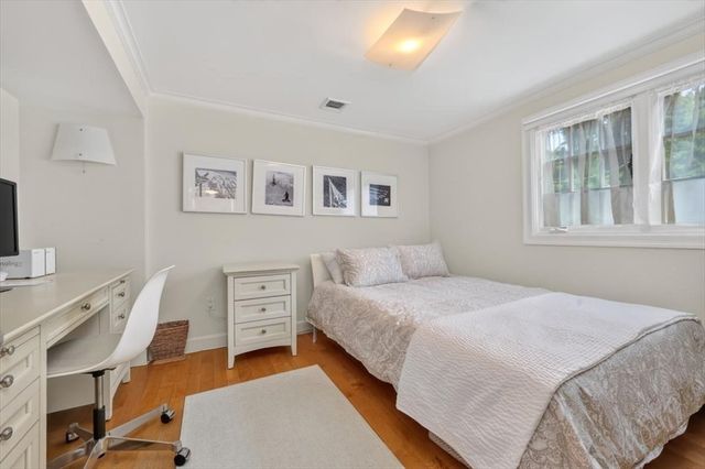 9 Beach Road, Hingham, MA 02043