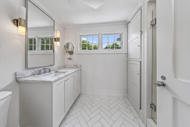 9 Beach Road, Hingham, MA 02043