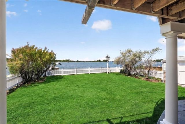 9 Beach Road, Hingham, MA 02043