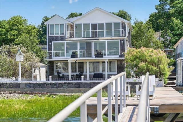 9 Beach Road, Hingham, MA 02043