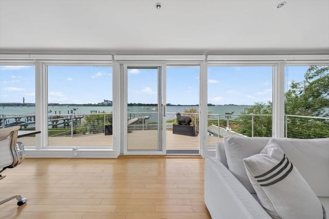 9 Beach Road, Hingham, MA 02043