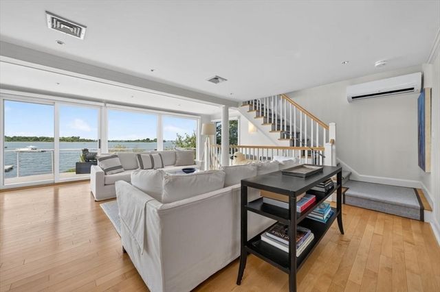 9 Beach Road, Hingham, MA 02043