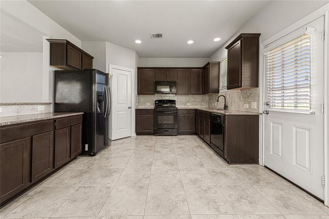 5710 Micah Lane, Rosenberg, TX 77471