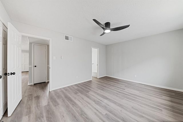 2679 Gessner Road 304, Houston, TX 77080