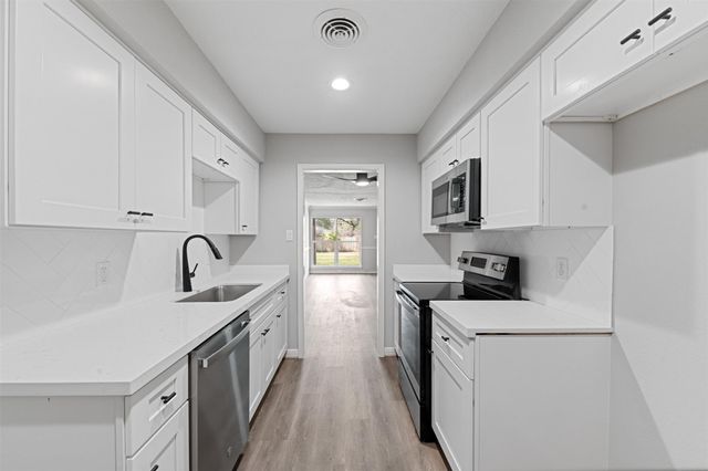 2679 Gessner Road 304, Houston, TX 77080