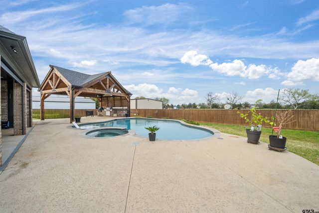 21562 Castle Rock Cir, Bullard, TX 75757