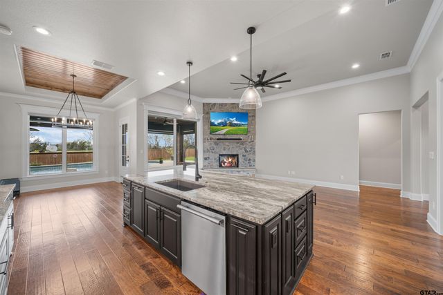 21562 Castle Rock Cir, Bullard, TX 75757