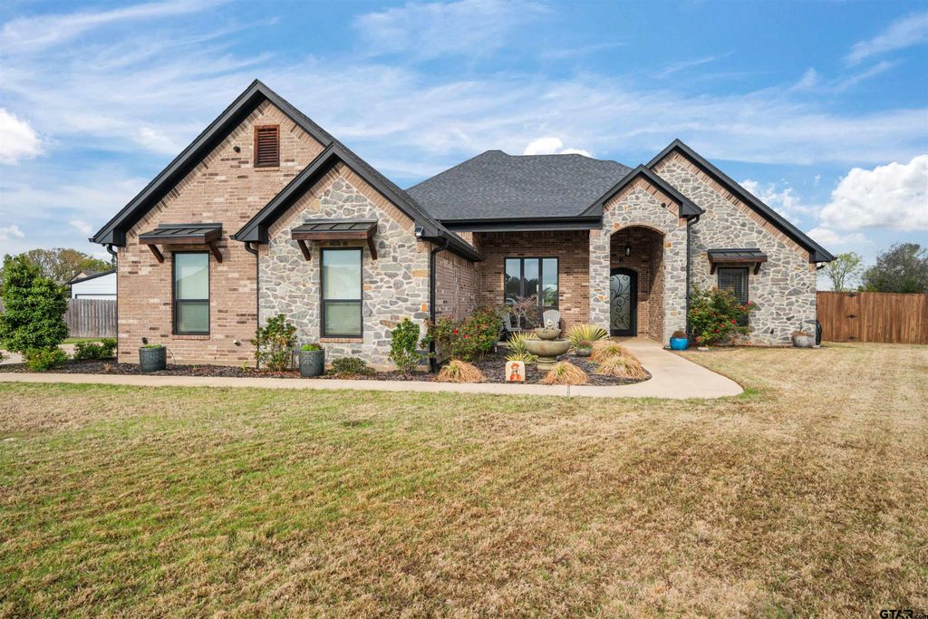 21562 Castle Rock Cir, Bullard, TX 75757