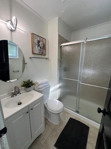 6530 Farm Pond Court, Florissant, MO 63033