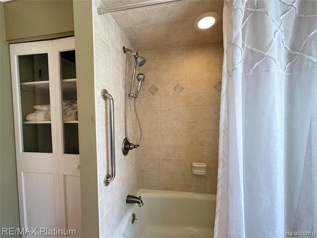 7043 Big Trail Road, Holly, MI 48442