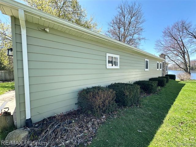 7043 Big Trail Road, Holly, MI 48442