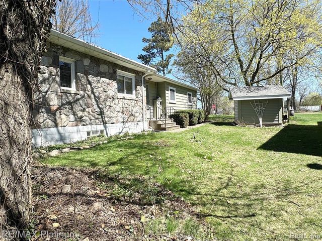 7043 Big Trail Road, Holly, MI 48442