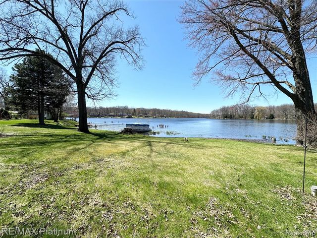 7043 Big Trail Road, Holly, MI 48442