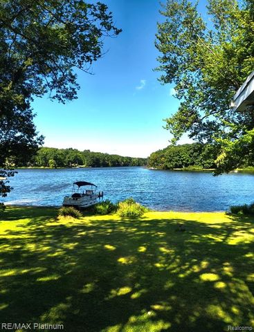 7043 Big Trail Road, Holly, MI 48442