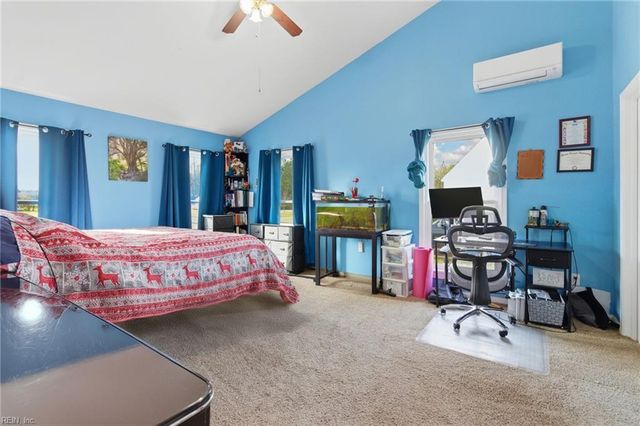 100 Canaan View LN, Surry, VA 23883