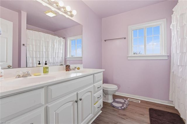 100 Canaan View LN, Surry, VA 23883