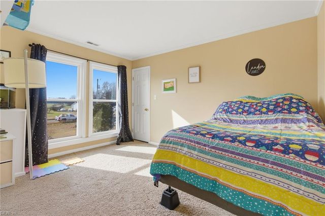 100 Canaan View LN, Surry, VA 23883