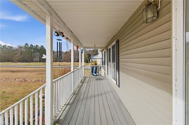 100 Canaan View LN, Surry, VA 23883