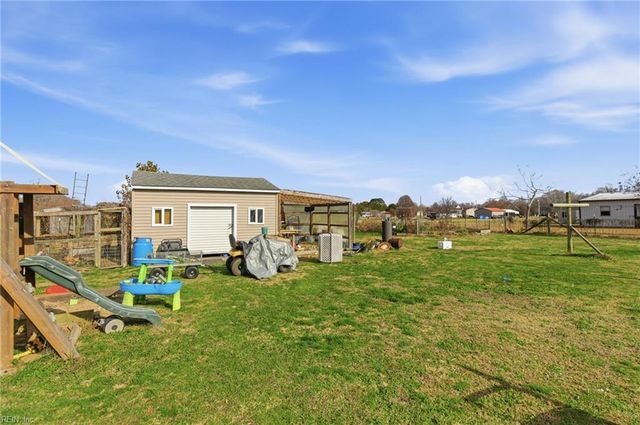 100 Canaan View LN, Surry, VA 23883