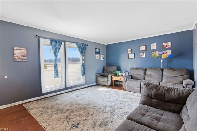 100 Canaan View LN, Surry, VA 23883