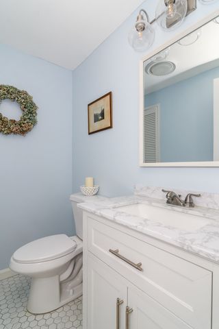 2 Sawmill Cir, Charlton, MA 01507