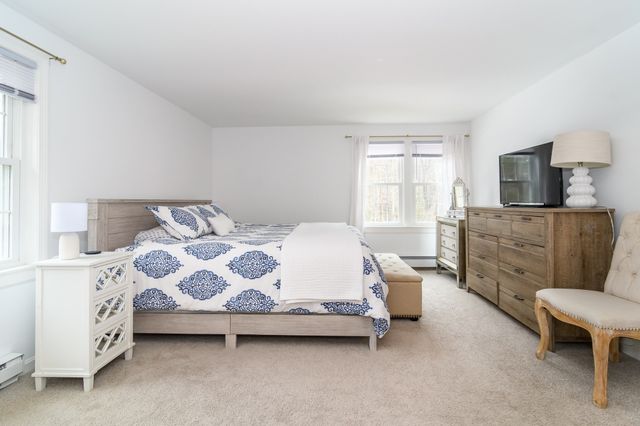 2 Sawmill Cir, Charlton, MA 01507