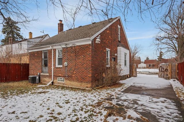 15280 Faircrest Street, Detroit, MI 48205