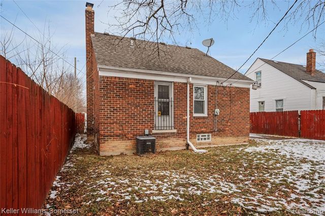 15280 Faircrest Street, Detroit, MI 48205