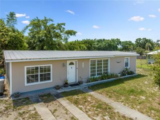 1934 2ND AVENUE SW, Vero Beach, FL 32962