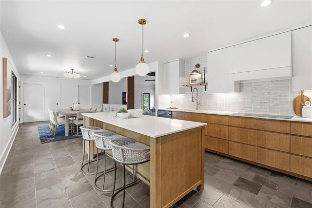 816 Terrace Mountain DR, West Lake Hills, TX 78746