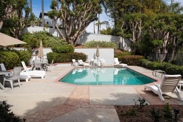 2156 S Coast Highway, Oceanside, CA 92054