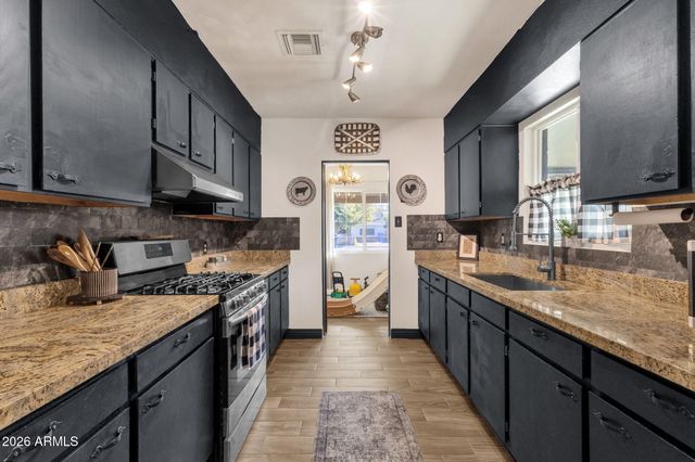 20 S CATALINA Street, Gilbert, AZ 85233