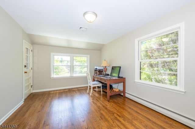 36 Leamoor Dr, Morris Plains Boro, NJ 07950