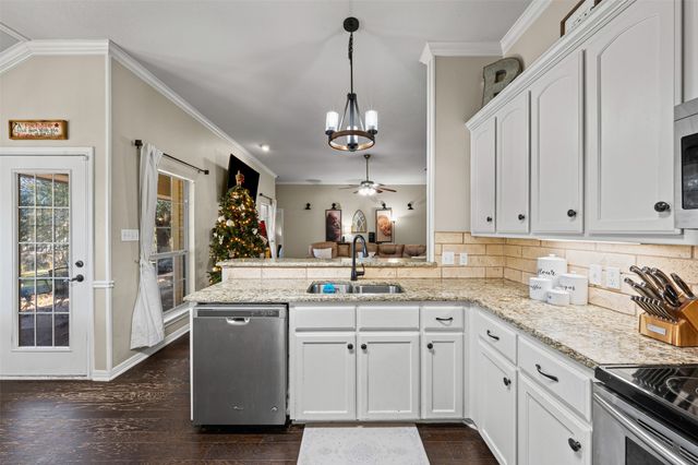 345 Woodard Lane, Bruceville, TX 76630