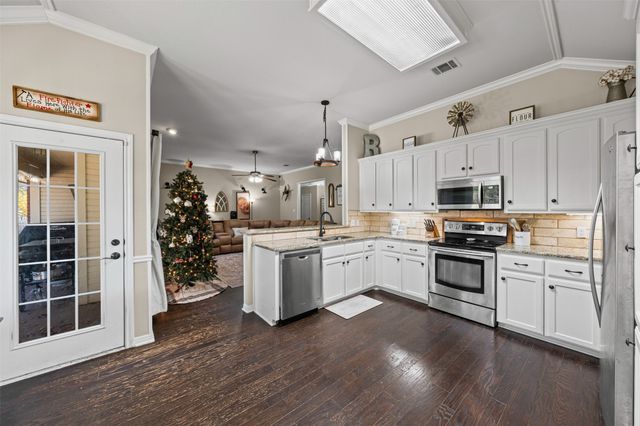 345 Woodard Lane, Bruceville, TX 76630