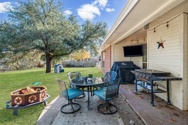 345 Woodard Lane, Bruceville, TX 76630