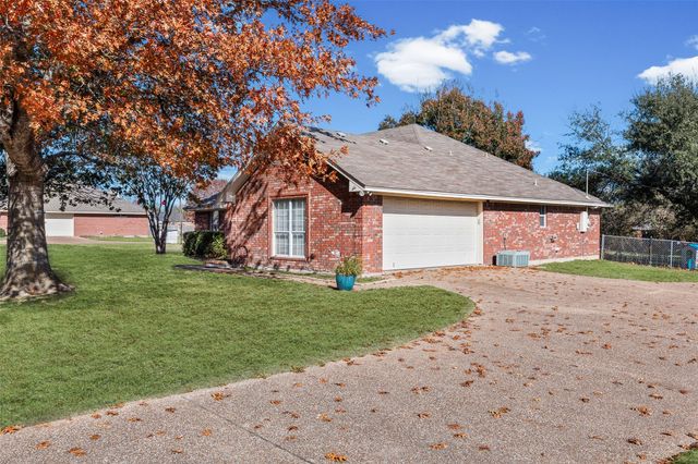 345 Woodard Lane, Bruceville, TX 76630