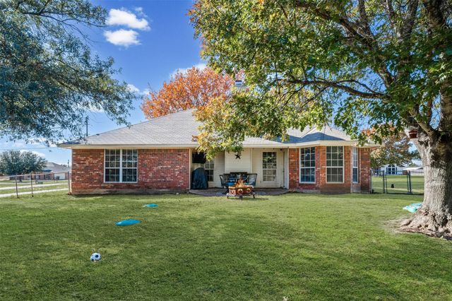 345 Woodard Lane, Bruceville, TX 76630