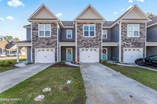 209 N Stingray Lane, Sneads Ferry, NC 28460