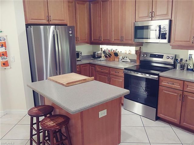 1646 Birdie DR, Naples, FL 34120