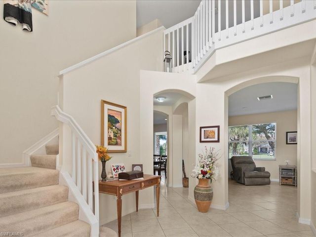 1646 Birdie DR, Naples, FL 34120