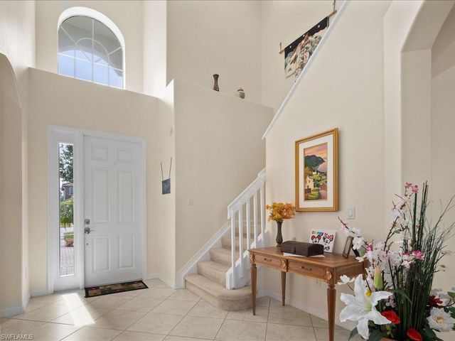1646 Birdie DR, Naples, FL 34120