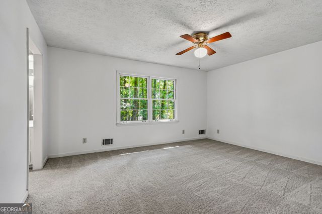585 Buckeye Circle SE, Conyers, GA 30094