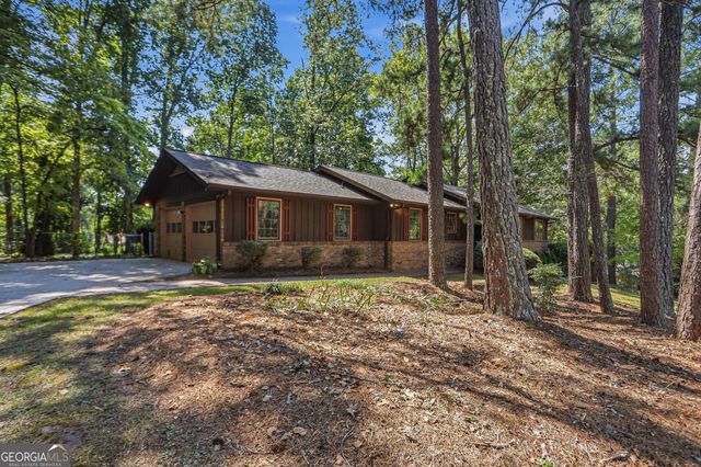 585 Buckeye Circle SE, Conyers, GA 30094
