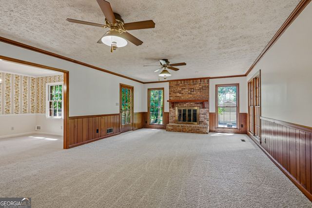 585 Buckeye Circle SE, Conyers, GA 30094