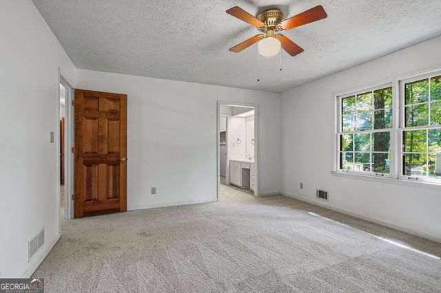 585 Buckeye Circle SE, Conyers, GA 30094