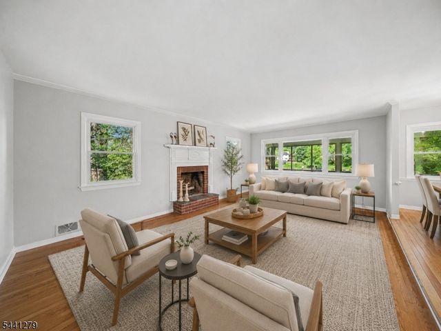 44 Glen Rd, Mountain Lakes Boro, NJ 07046